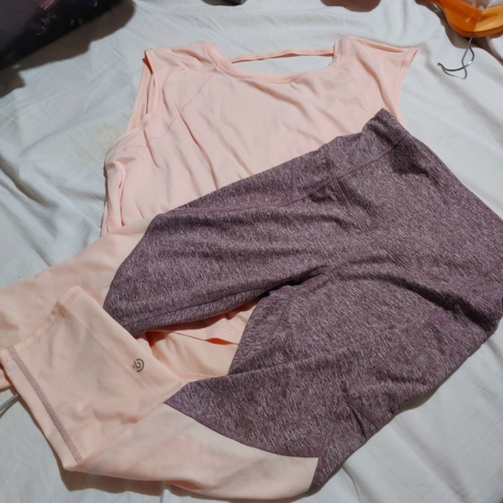 Pocket leggings and matching tank. New (no tag)